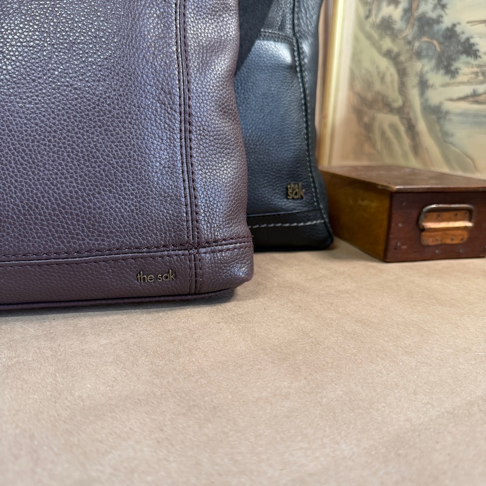 The SAK x 2 | The Iris in Black | The De Young in Slate